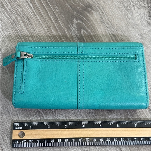 Fossil Aqua Leather Wallet - Picture 2 of 5